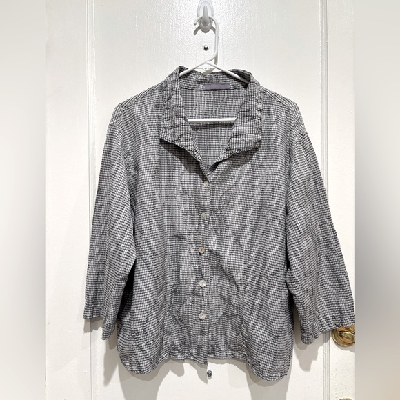 Cut loose button down blouse - Picture 1 of 4